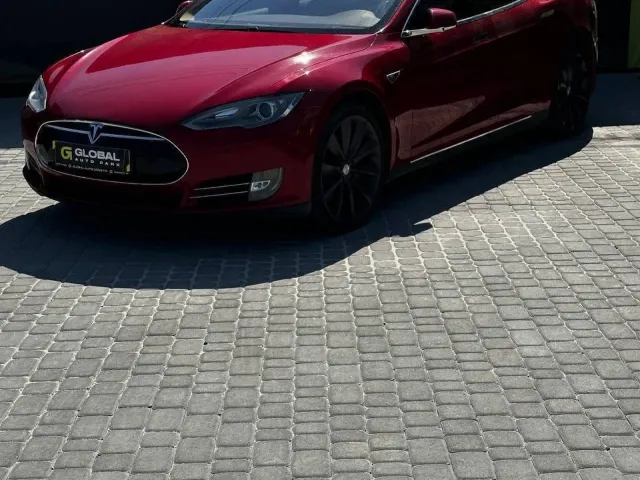 Tesla Model S - фото 2