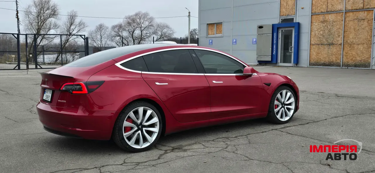 Tesla Model 3 - фото 2