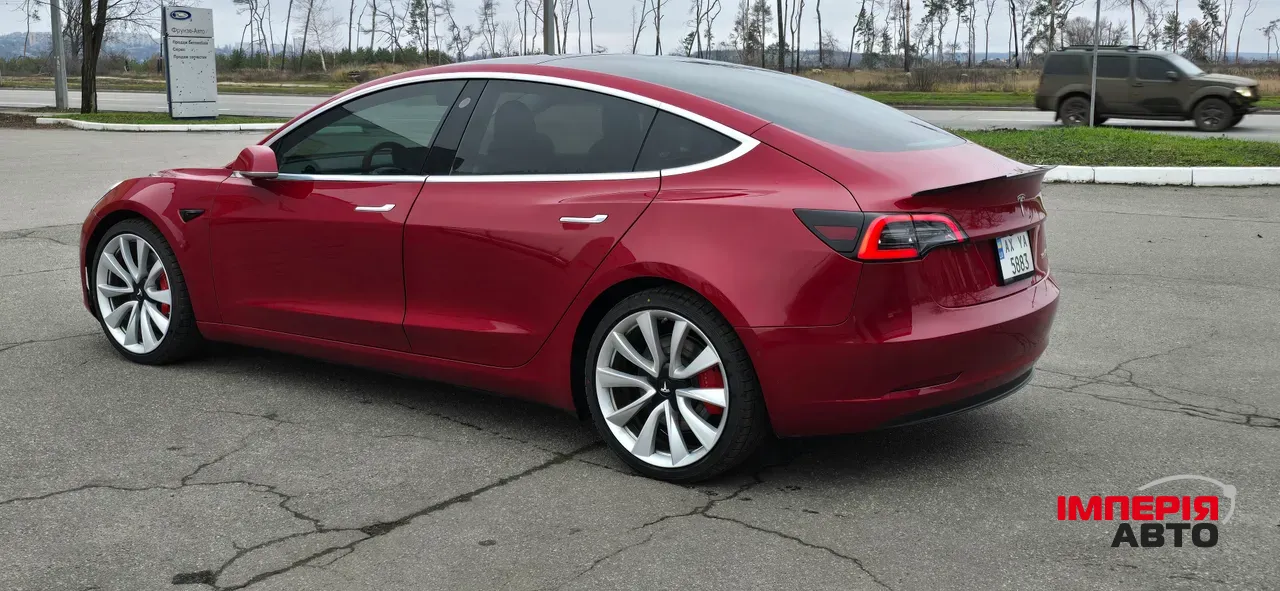 Tesla Model 3 - фото 6