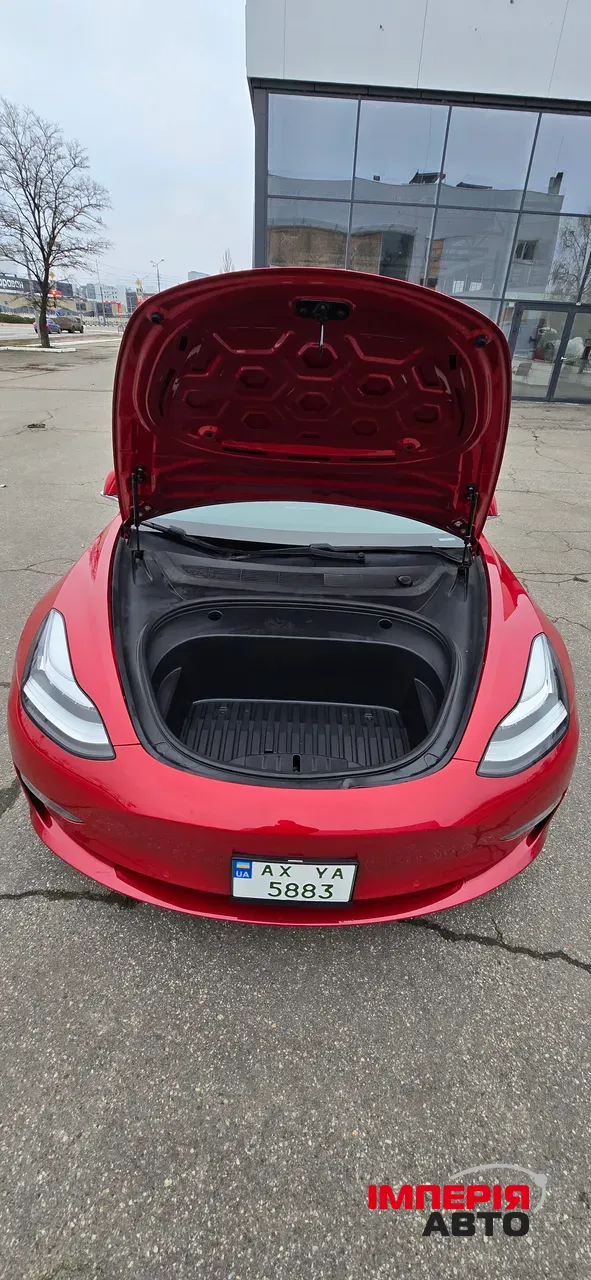 Tesla Model 3 - фото 8