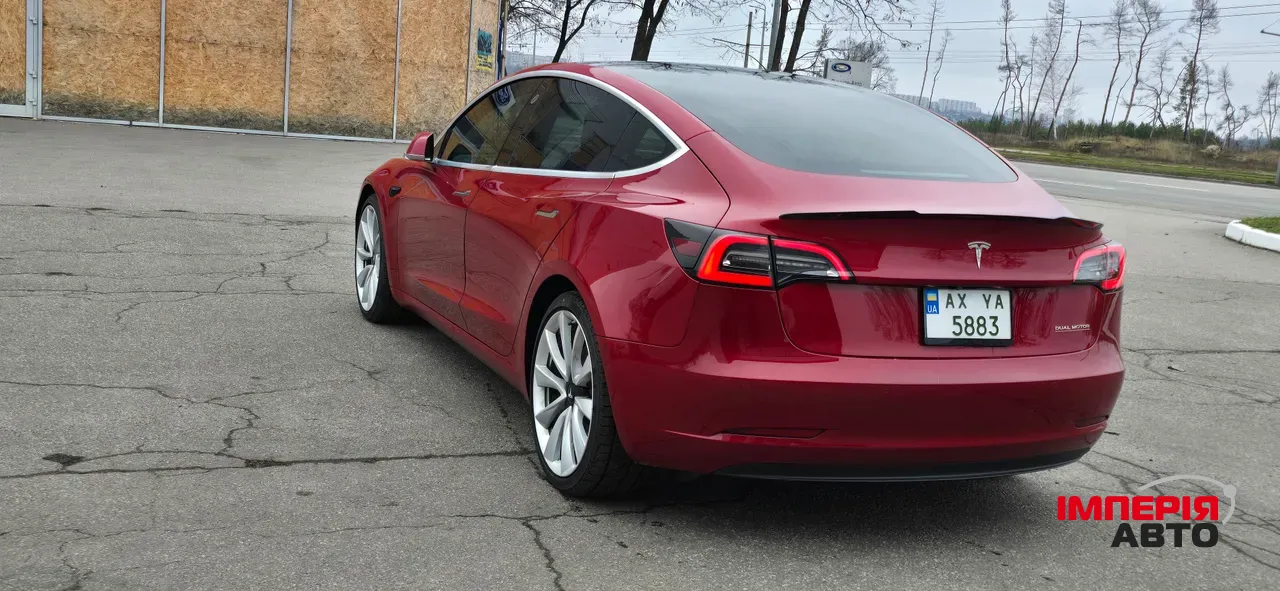Tesla Model 3 - фото 5