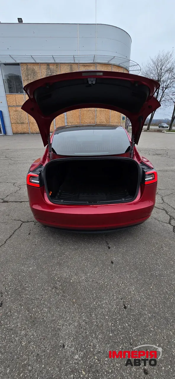 Tesla Model 3 - фото 9