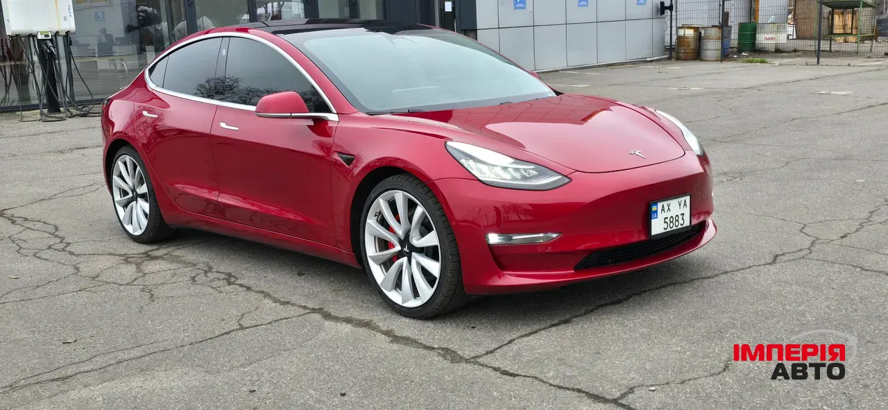 Tesla Model 3 - фото 1