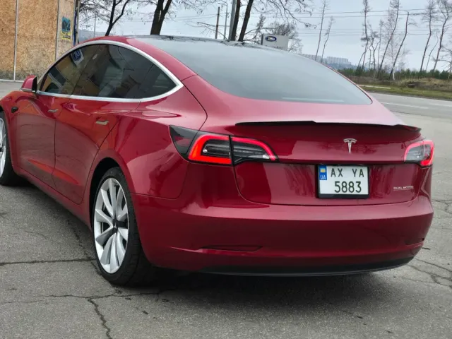 Tesla Model 3 - фото 5