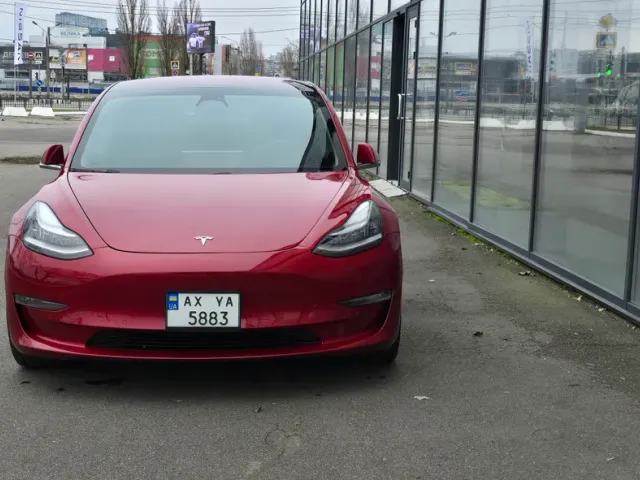 Tesla Model 3 - фото 3