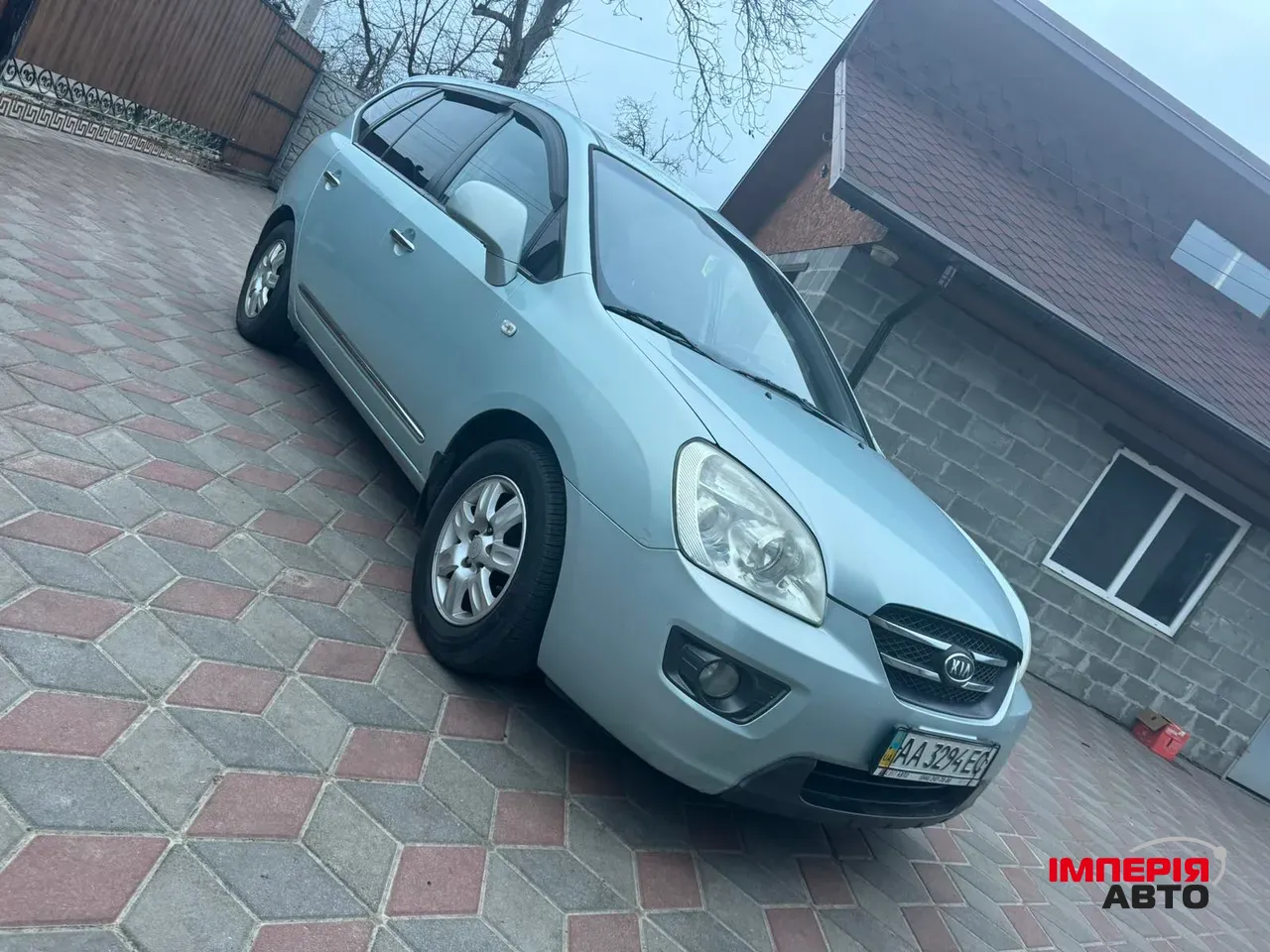 Kia Carens - фото 3