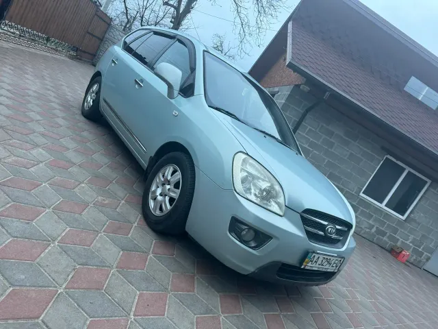 Kia Carens - фото 3