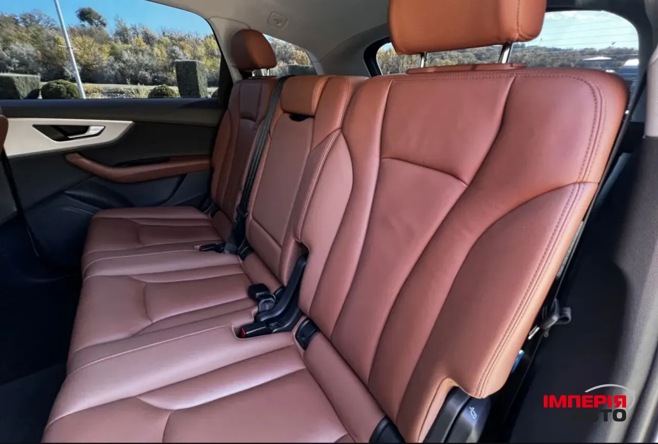 Audi Q7 - фото 32