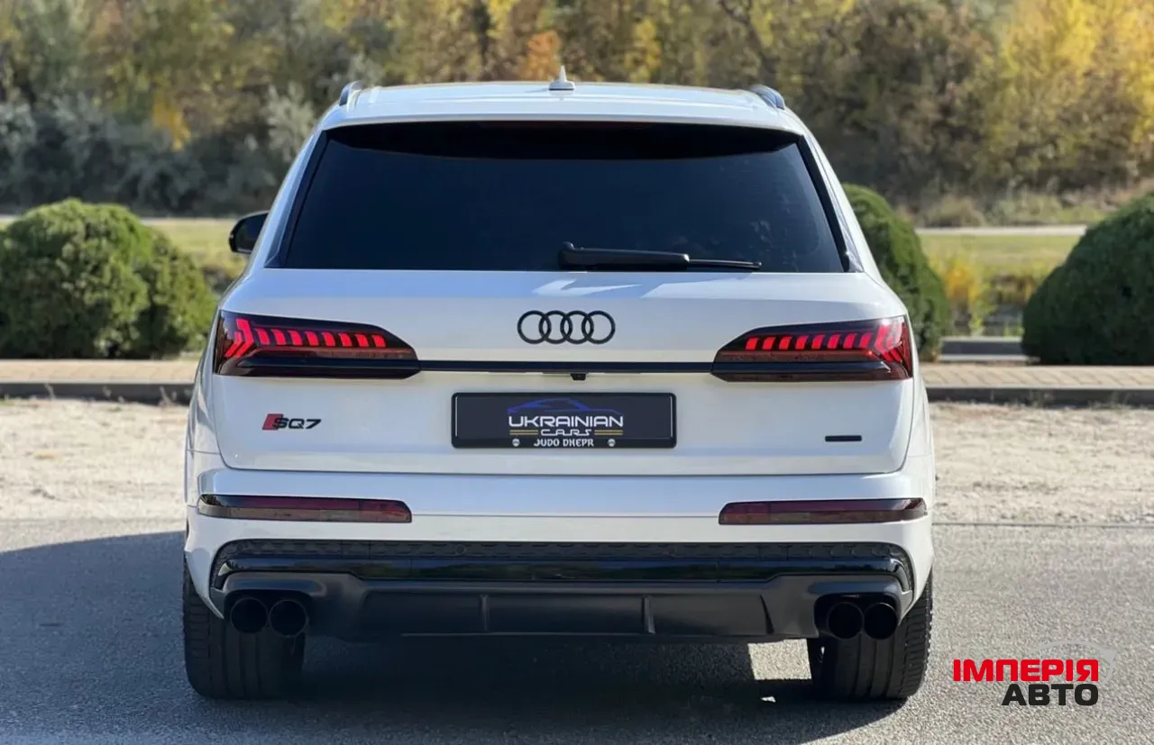 Audi Q7 - фото 14