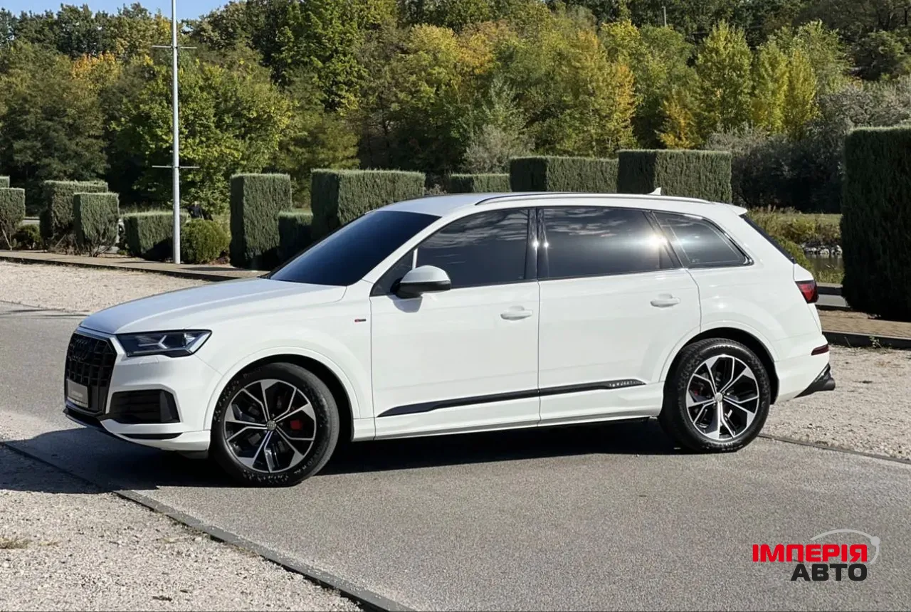 Audi Q7 - фото 3