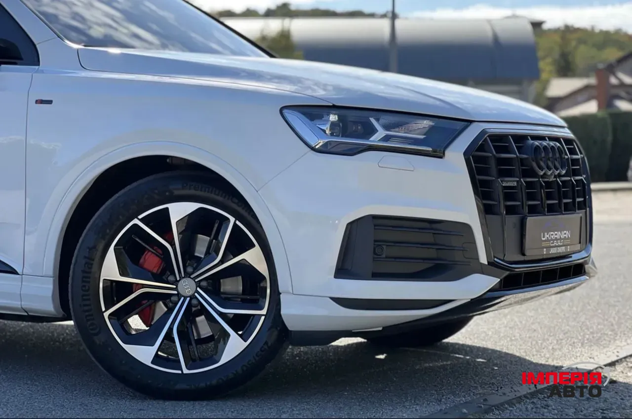 Audi Q7 - фото 7