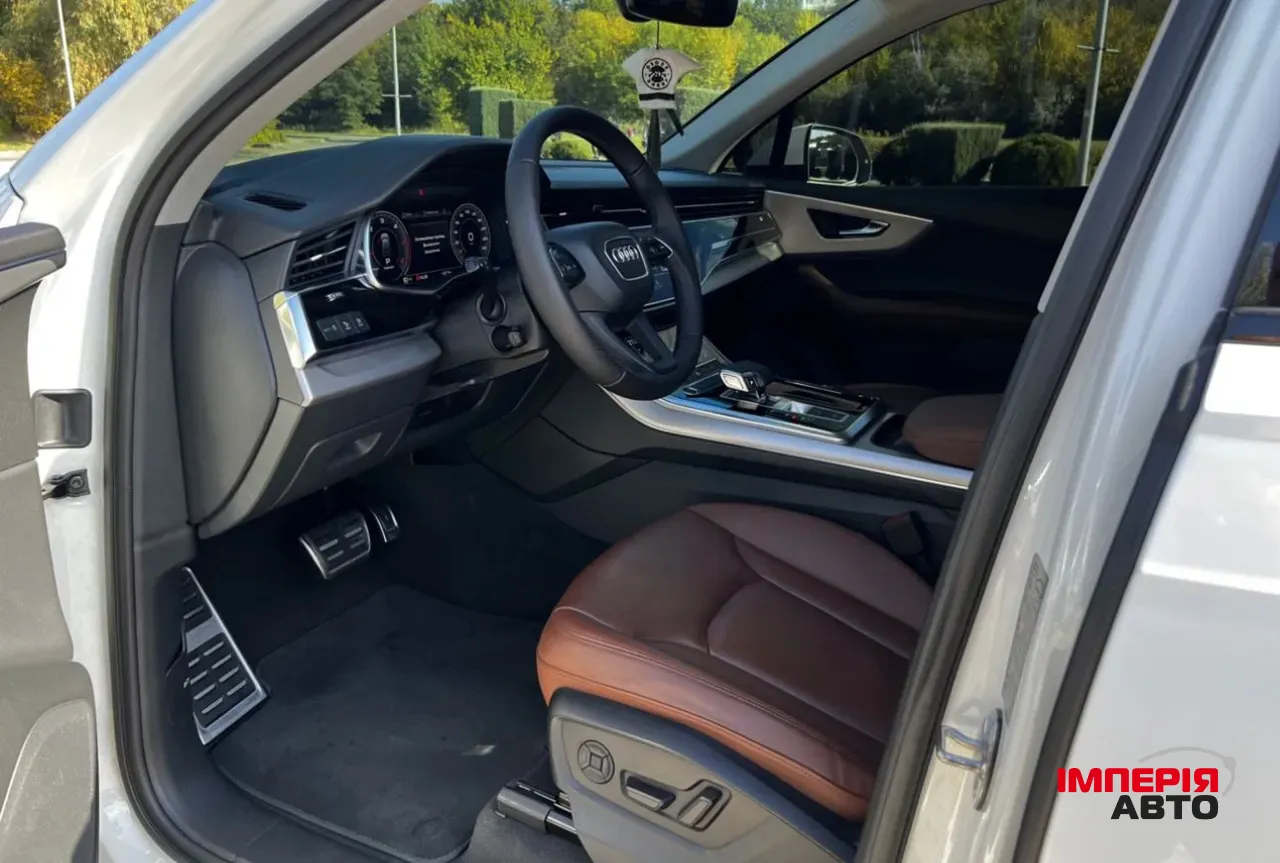 Audi Q7 - фото 28