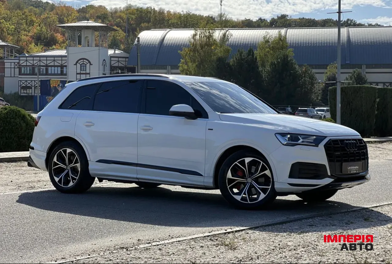 Audi Q7 - фото 5