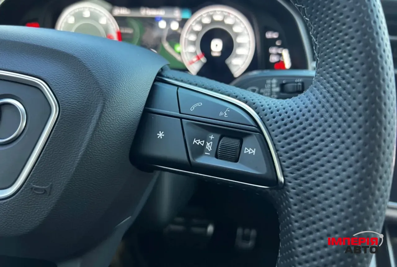 Audi Q7 - фото 26