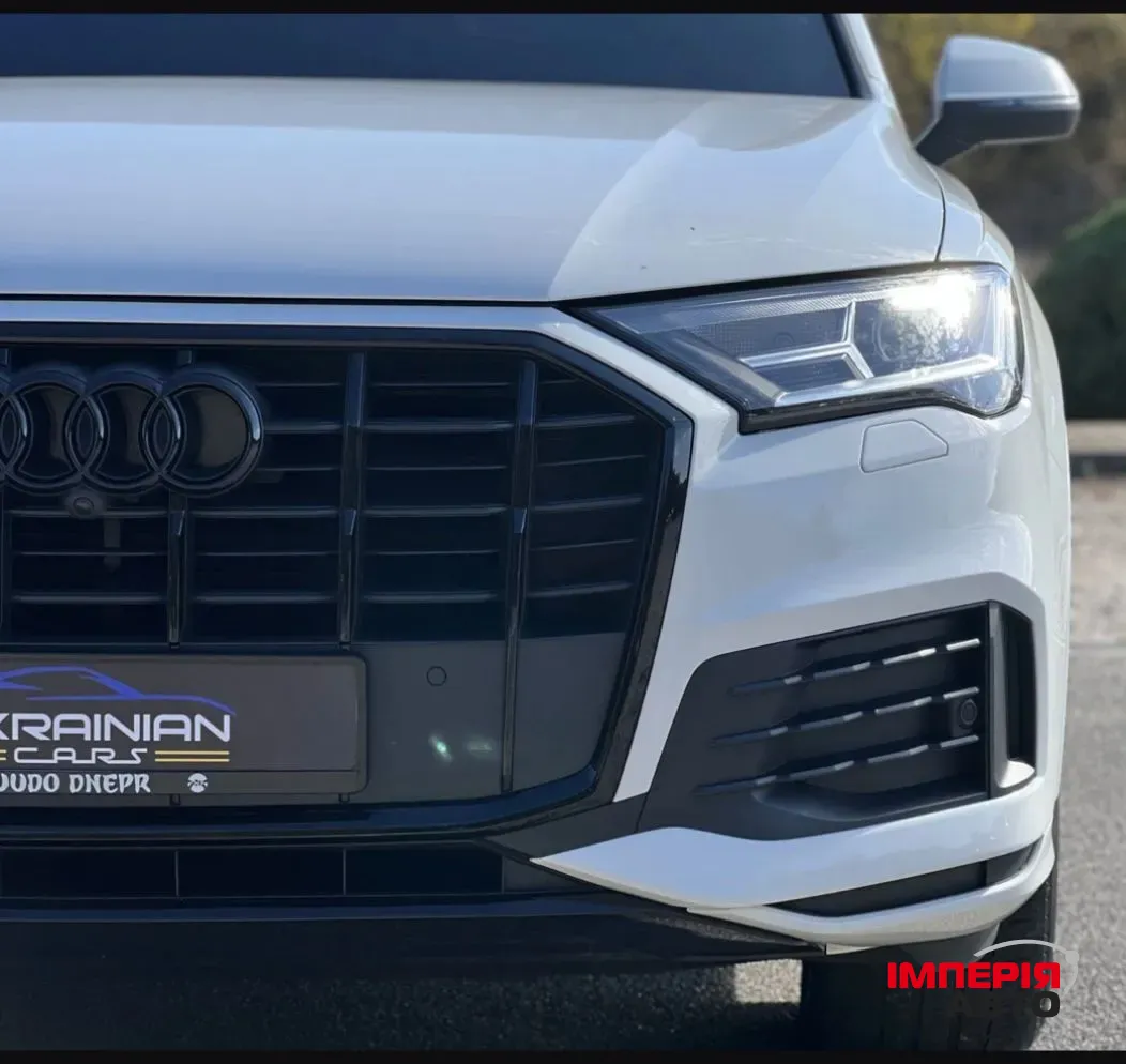 Audi Q7 - фото 8