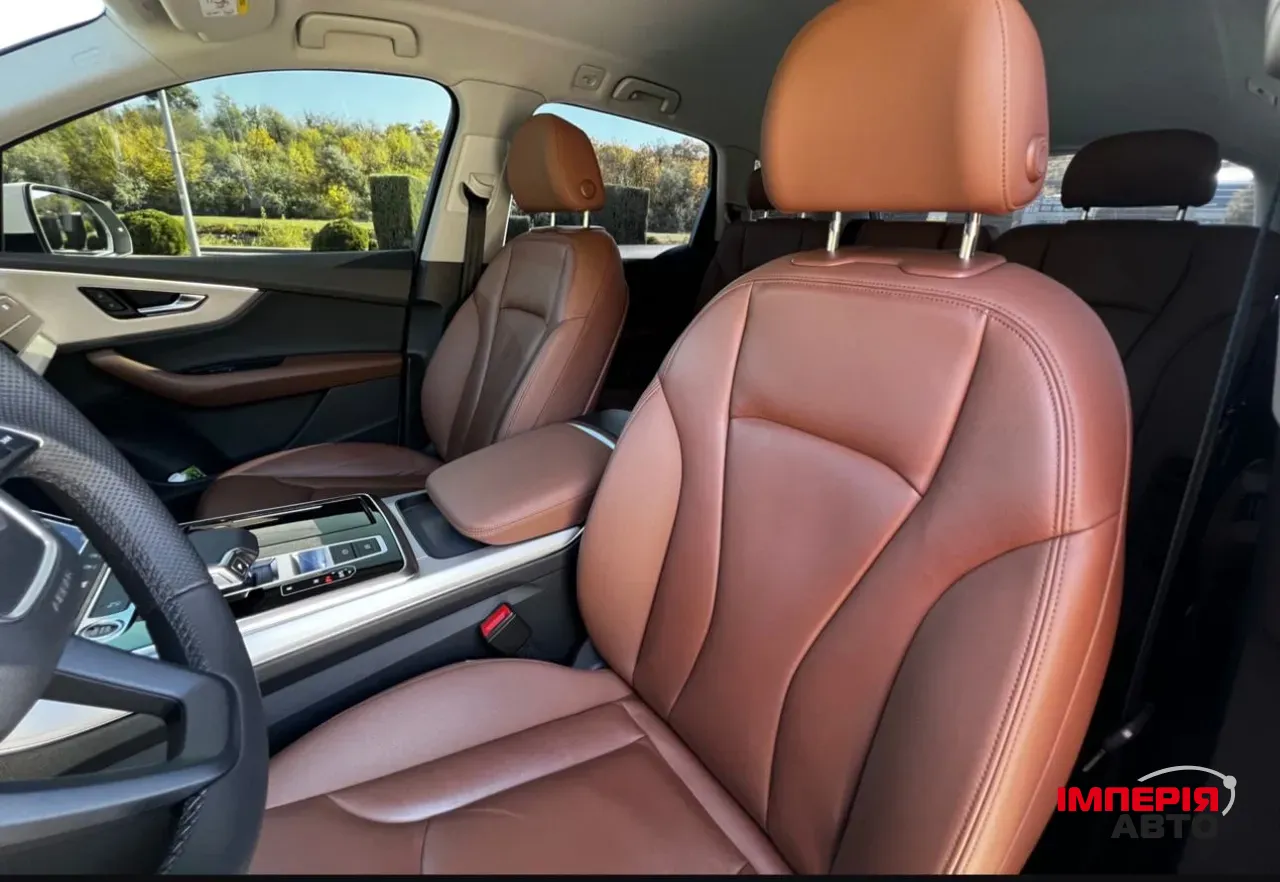 Audi Q7 - фото 22