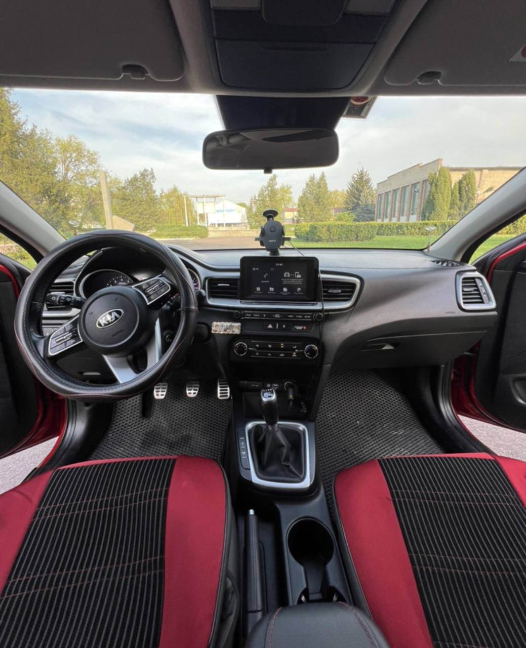 Kia Ceed - фото 11