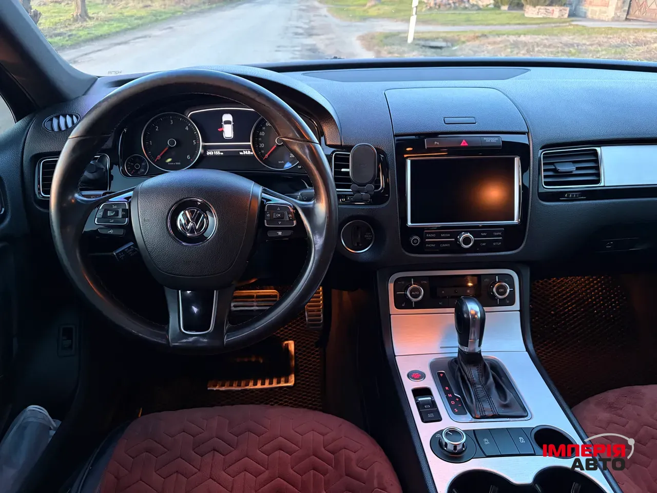 Volkswagen Touareg - фото 11