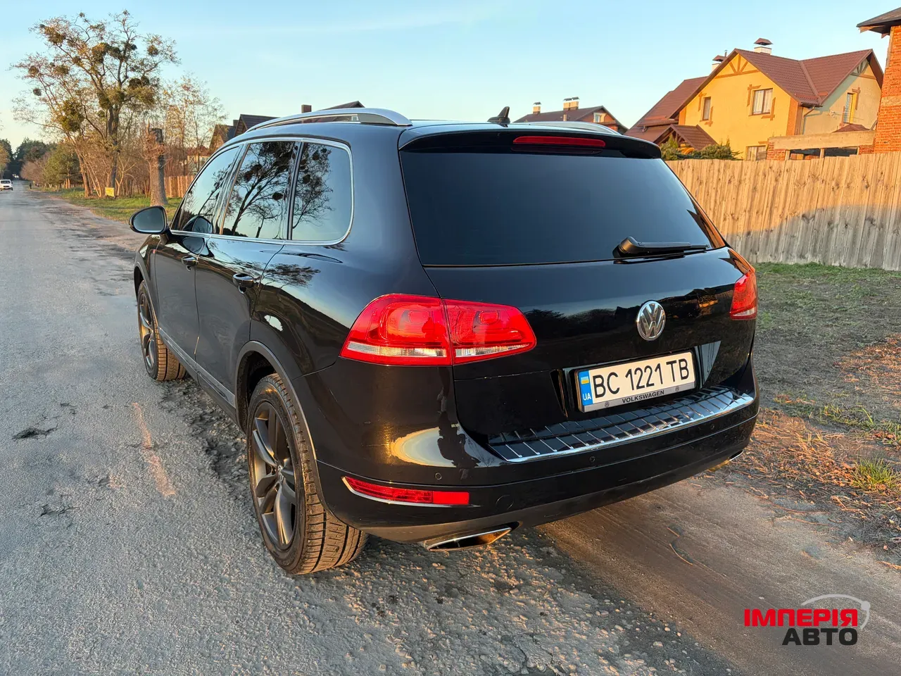 Volkswagen Touareg - фото 7
