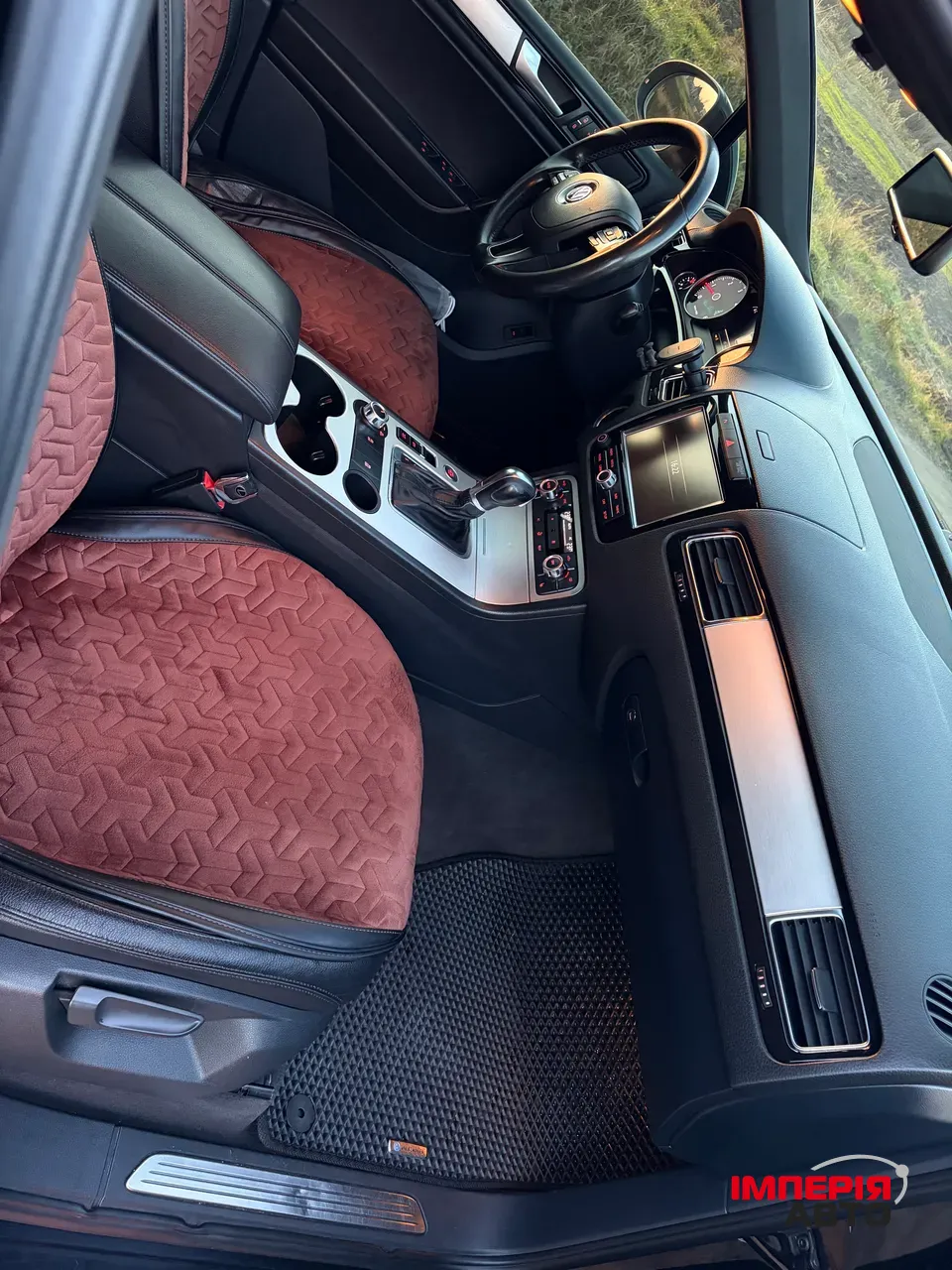 Volkswagen Touareg - фото 12