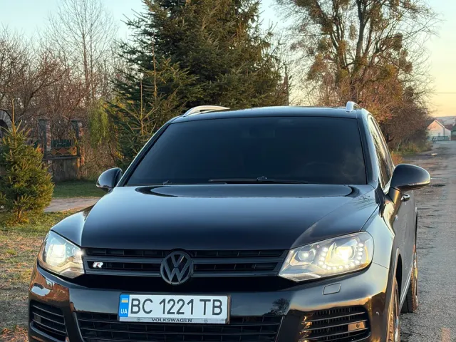 Volkswagen Touareg - фото 1