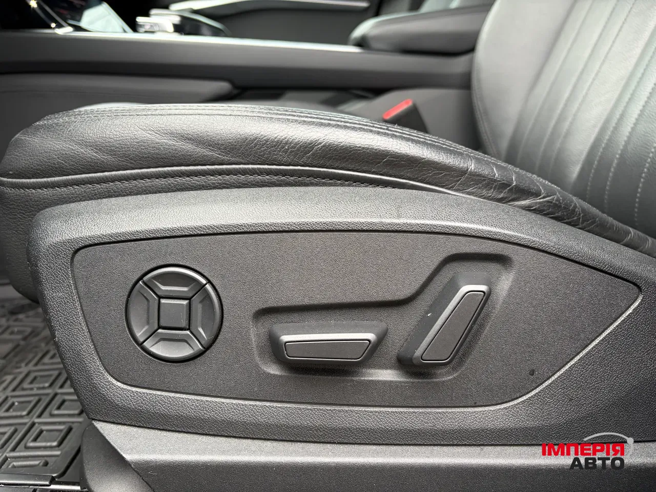 Audi e-tron - фото 23