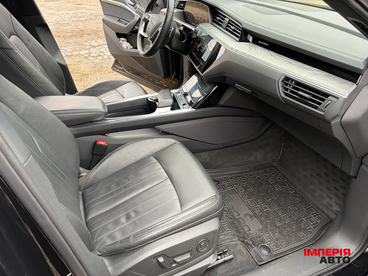 Audi e-tron - фото 14