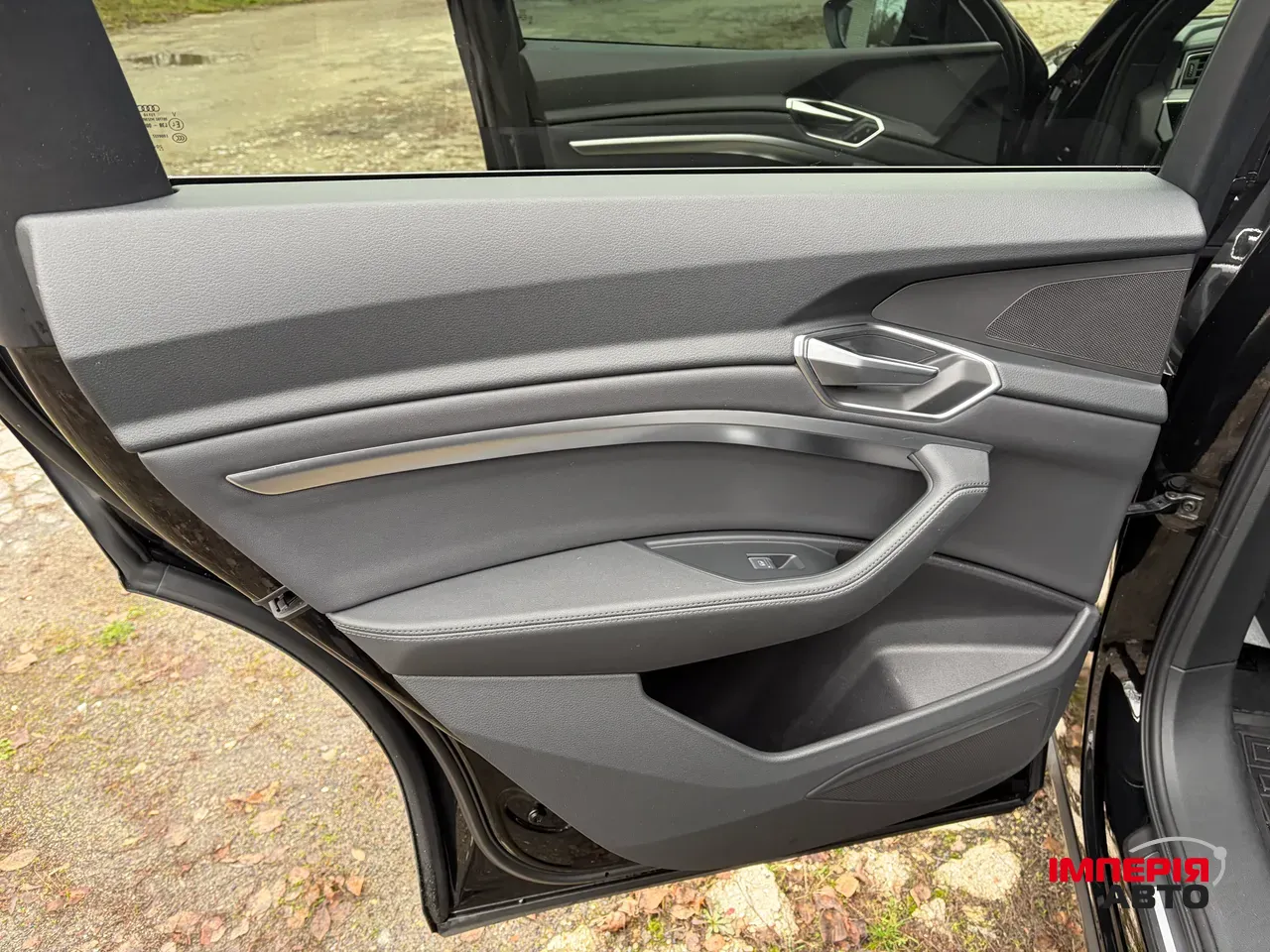 Audi e-tron - фото 11