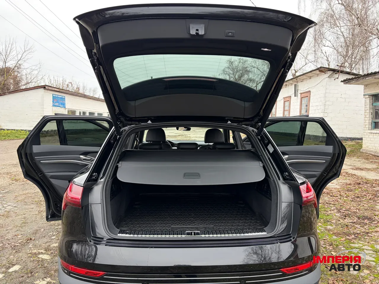 Audi e-tron - фото 18