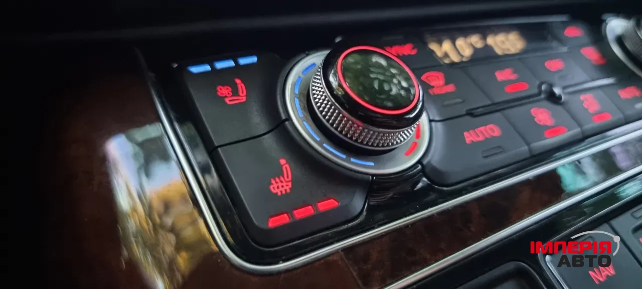 Audi A8 - фото 28