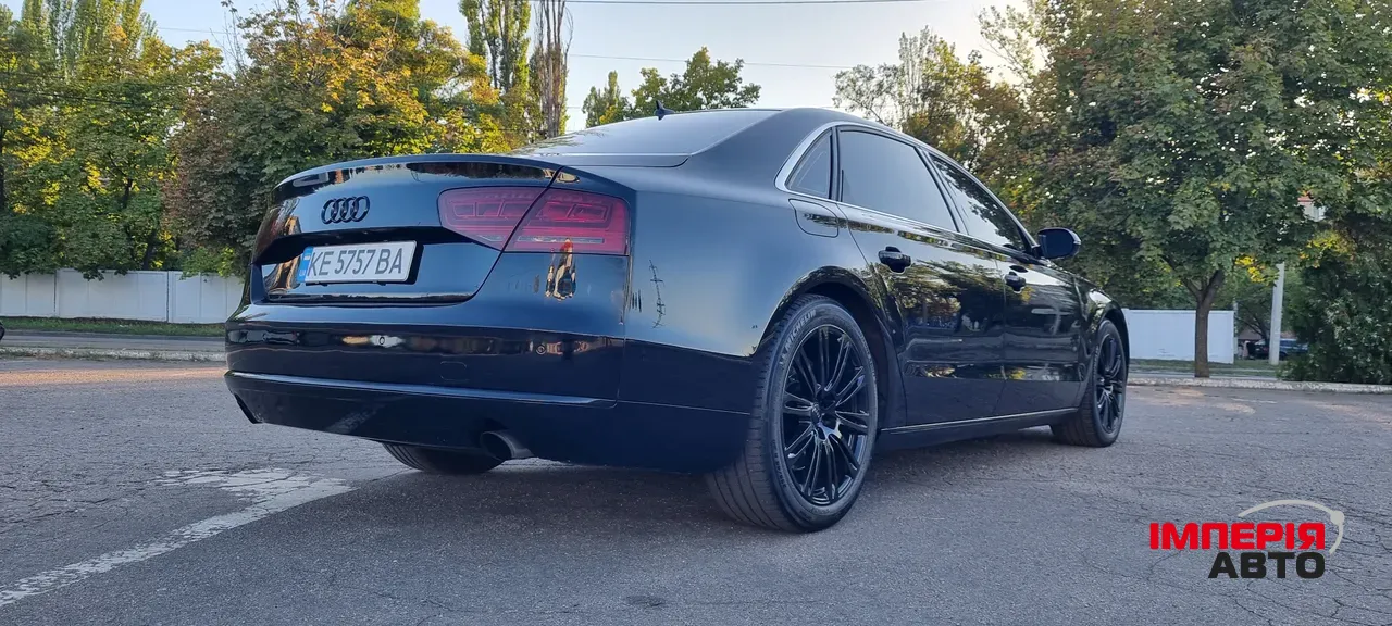 Audi A8 - фото 12