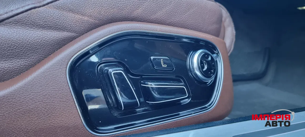 Audi A8 - фото 49