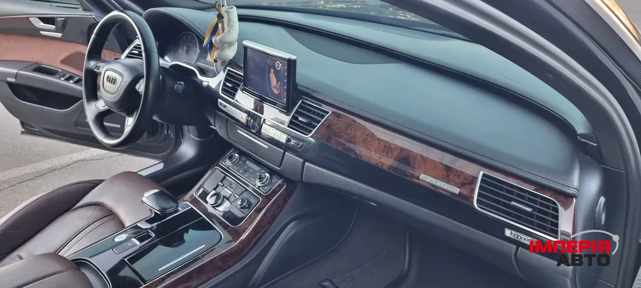 Audi A8 - фото 52