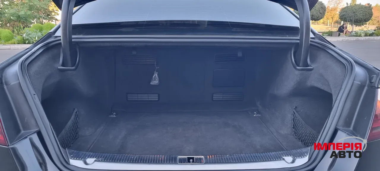 Audi A8 - фото 66