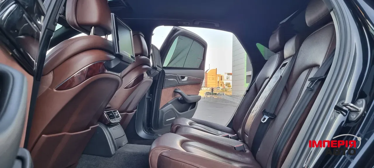 Audi A8 - фото 57