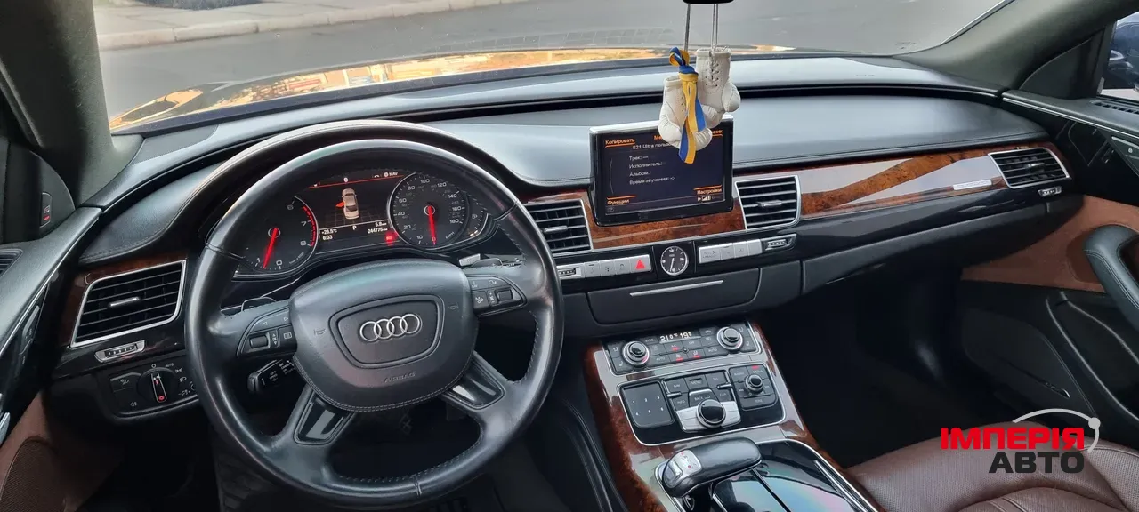 Audi A8 - фото 26