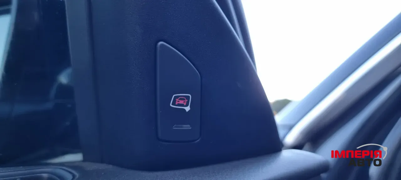 Audi A8 - фото 32