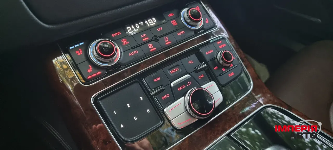 Audi A8 - фото 27