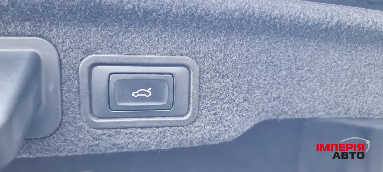 Audi A8 - фото 68