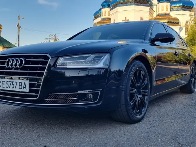 Audi A8 - фото 3