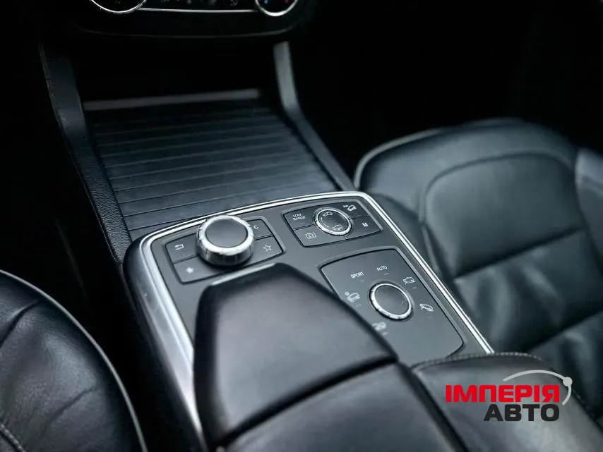 Mercedes-Benz M-Класс - фото 12