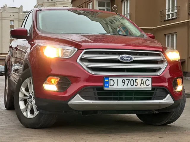 Ford Escape - фото 1