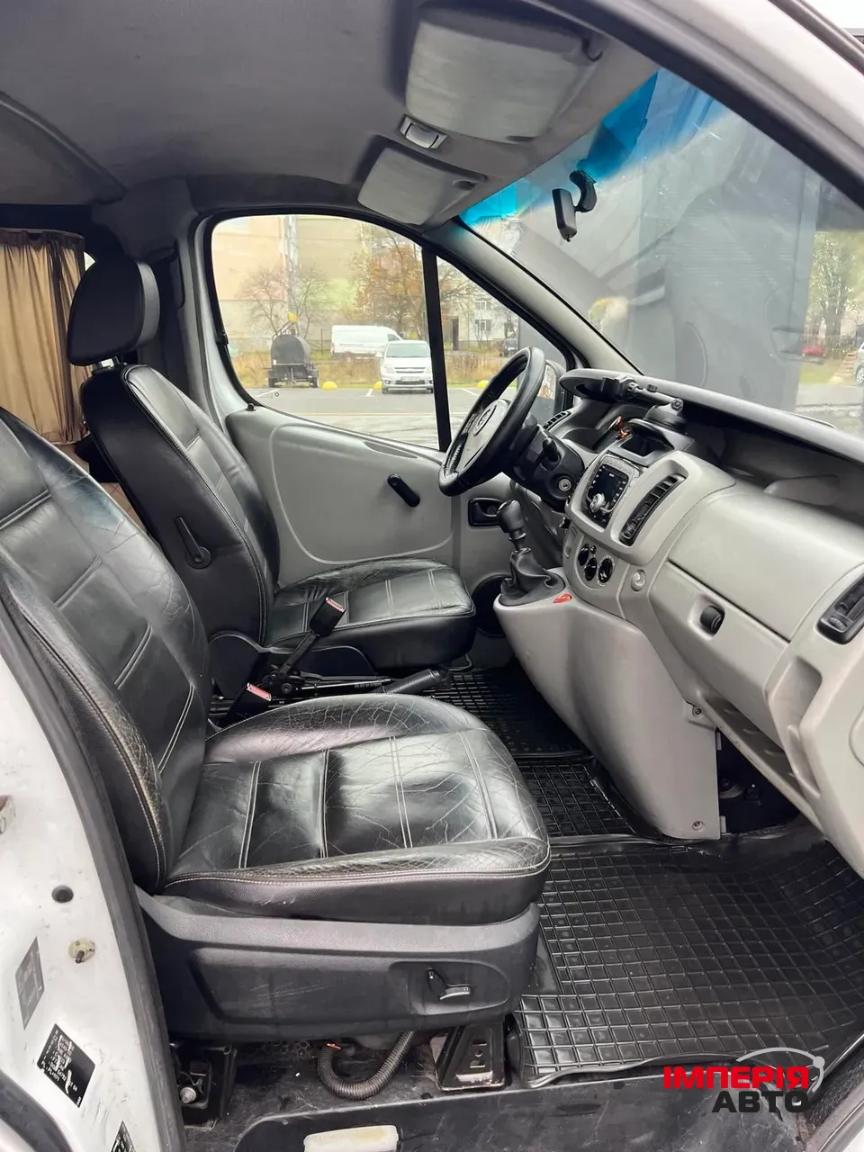 Opel Vivaro - фото 9