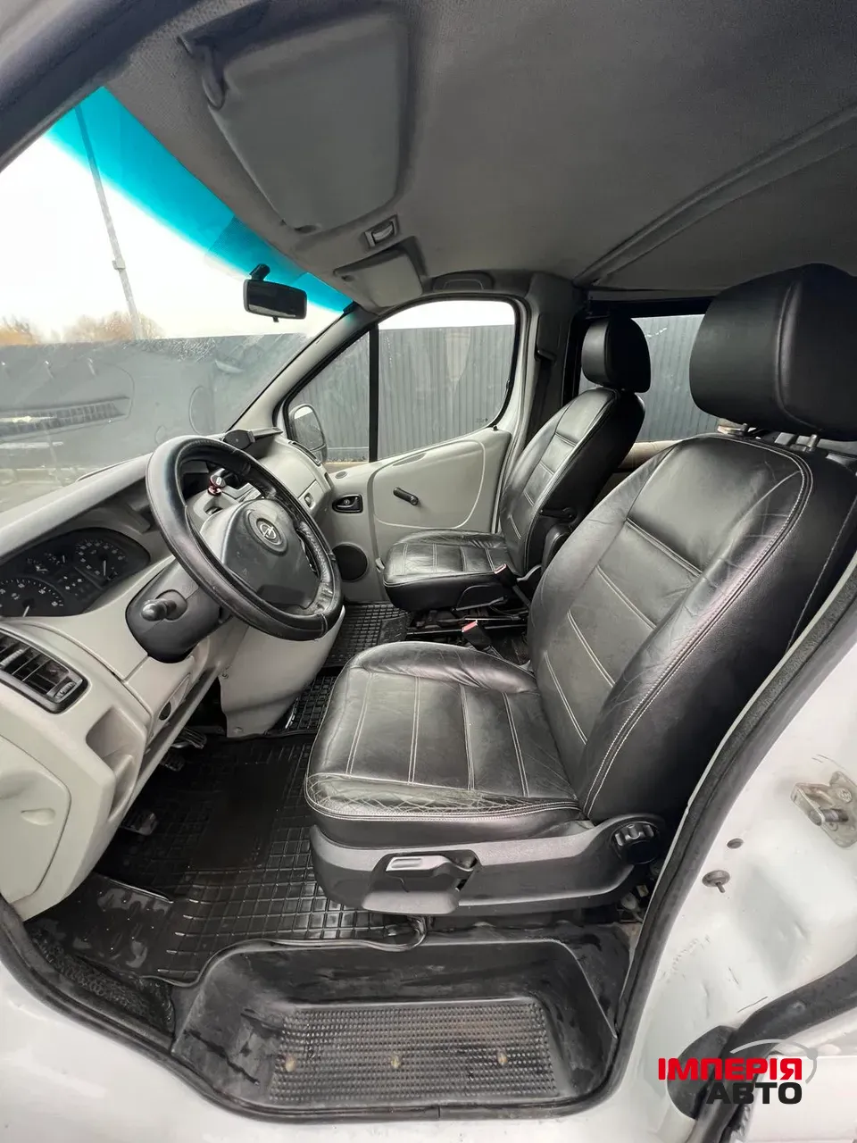 Opel Vivaro - фото 15