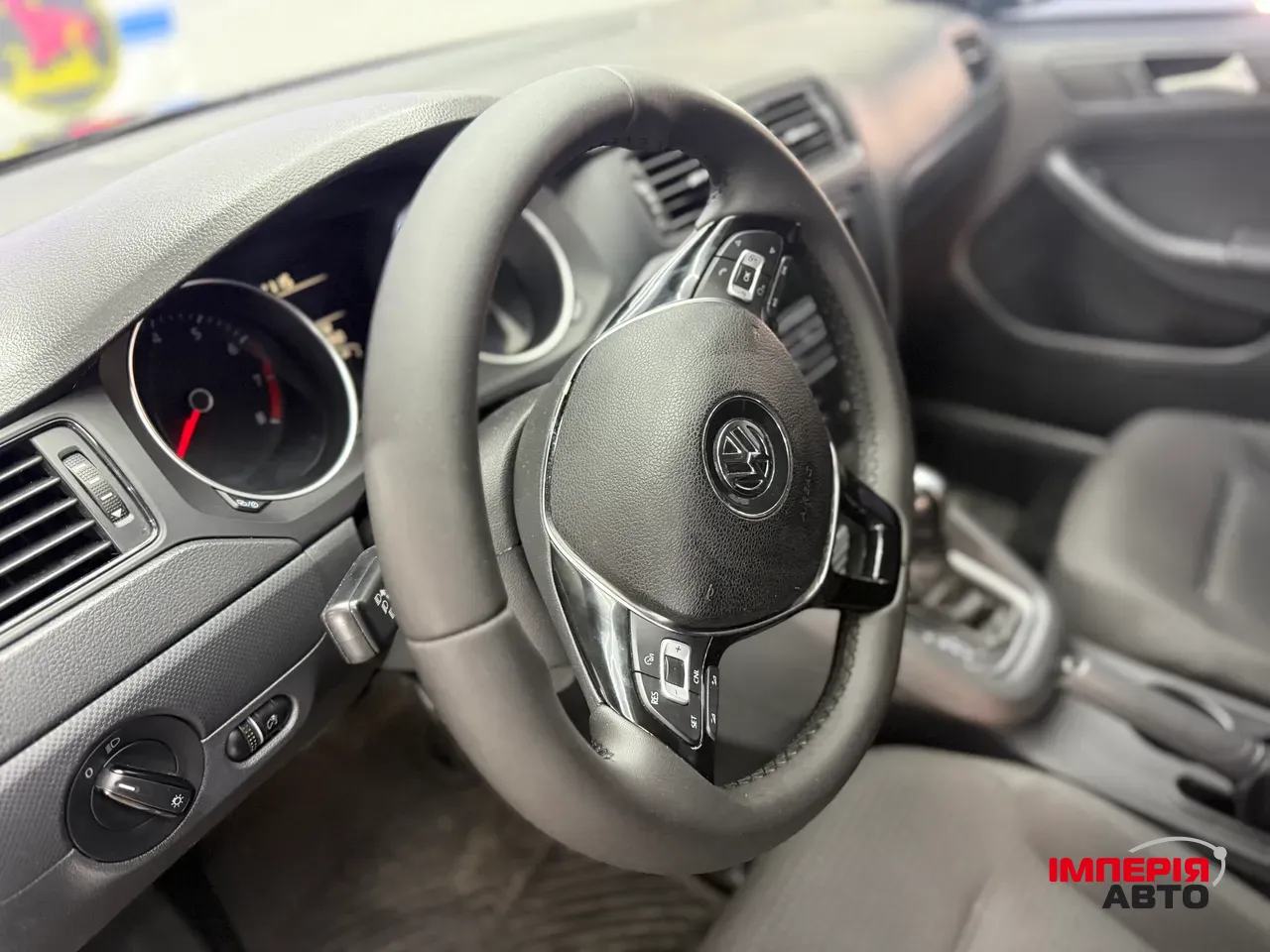 Volkswagen Jetta - фото 18