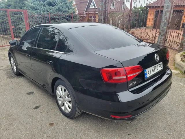 Volkswagen Jetta - фото 4