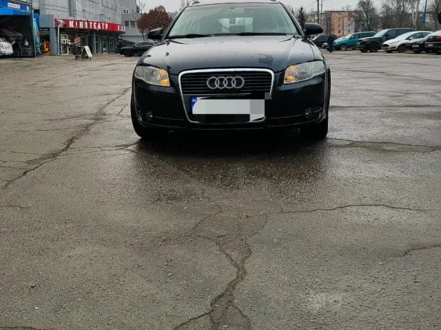 Audi A4 - фото 1