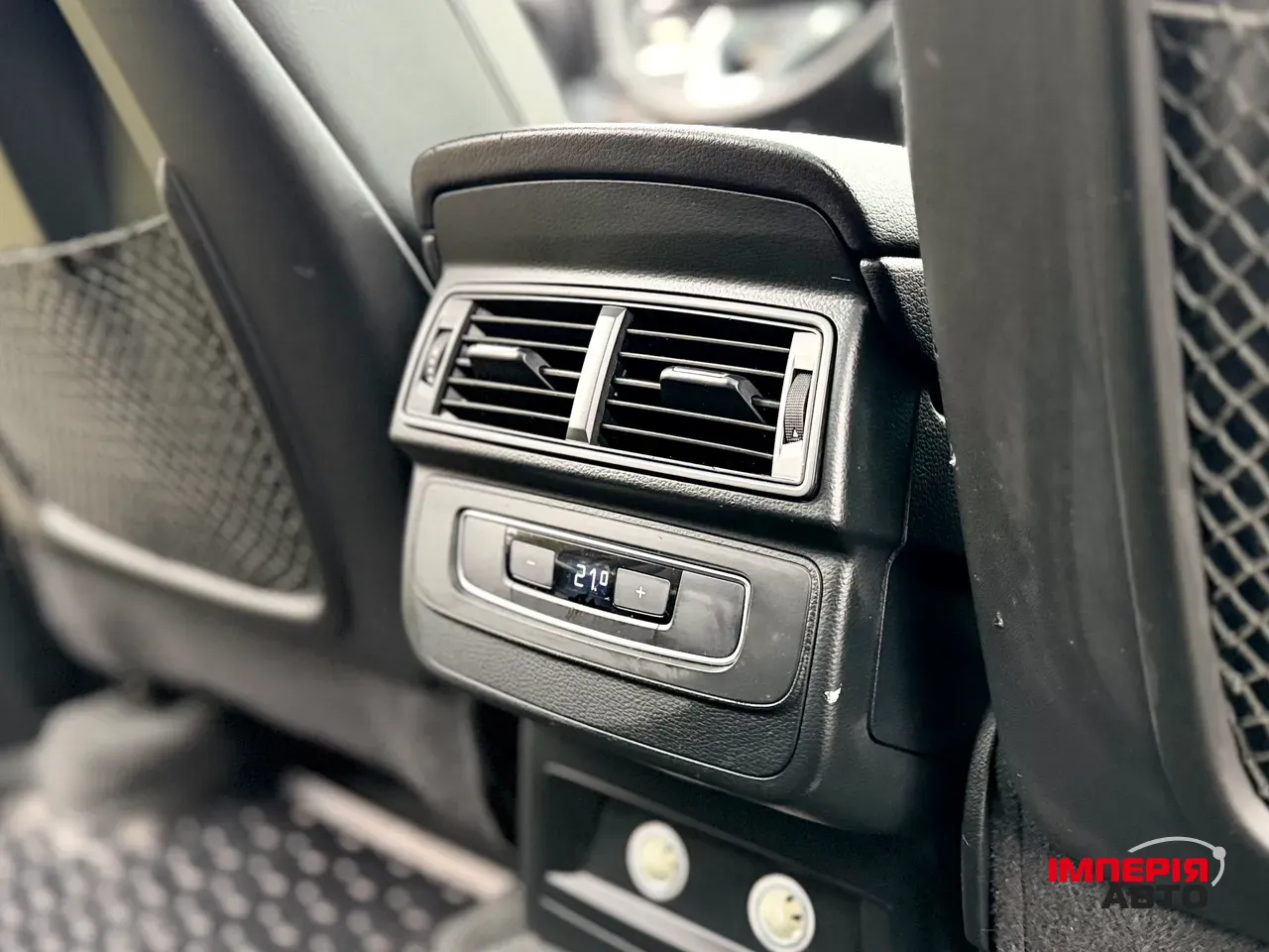 Audi Q7 - фото 27