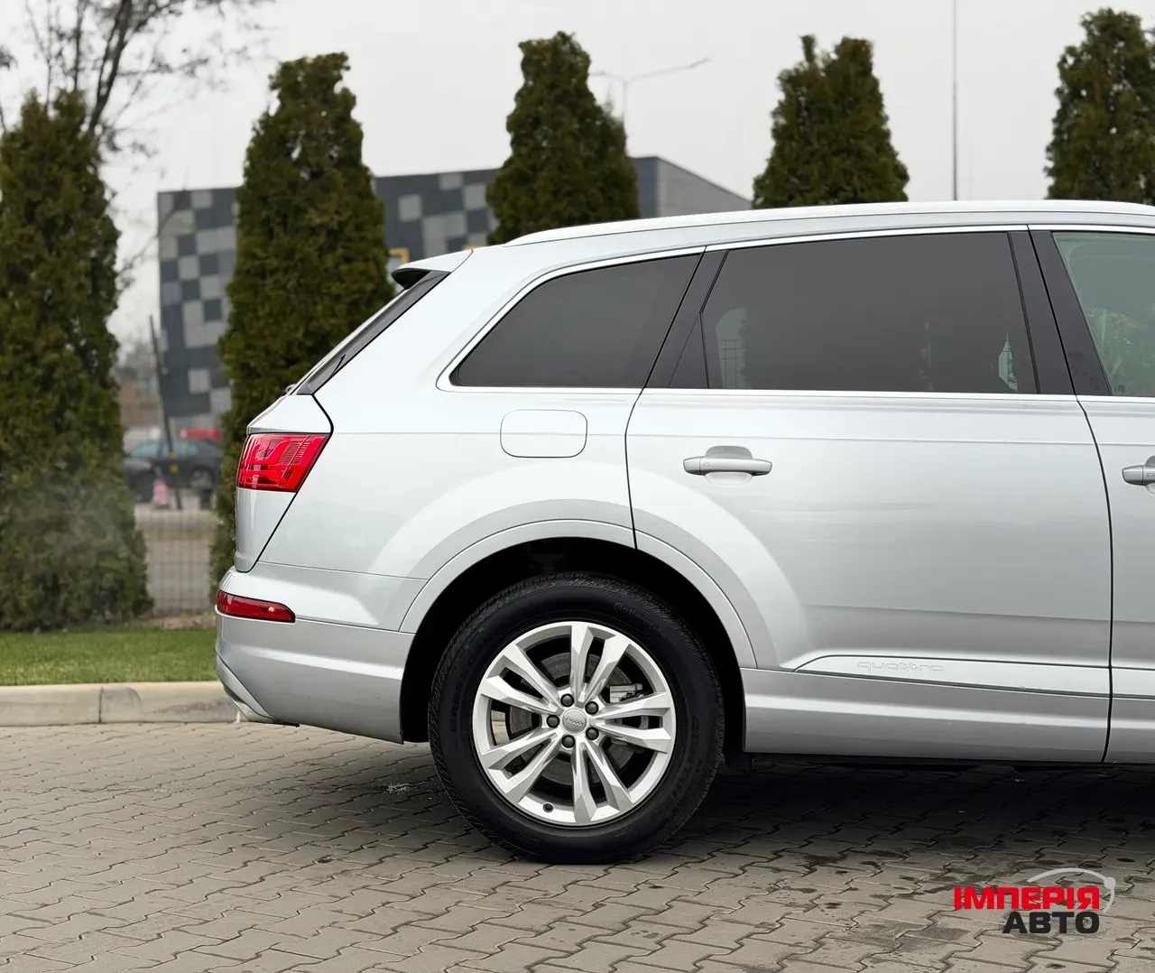 Audi Q7 - фото 20