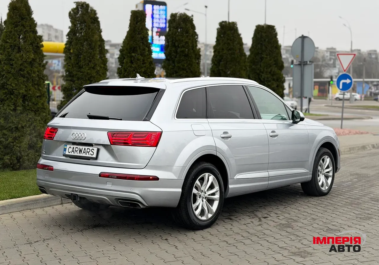 Audi Q7 - фото 22